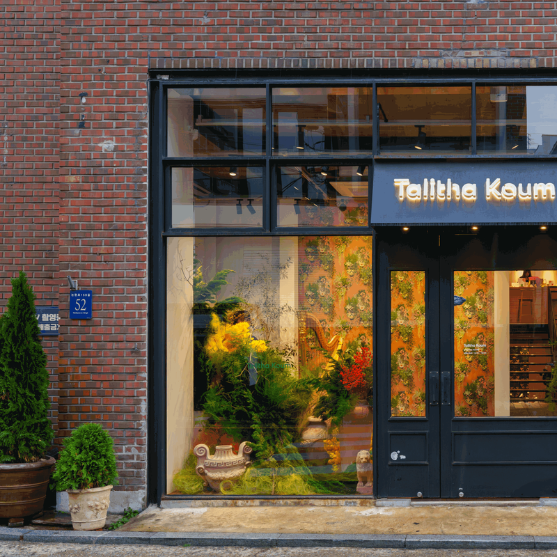 TK& flagship store opens